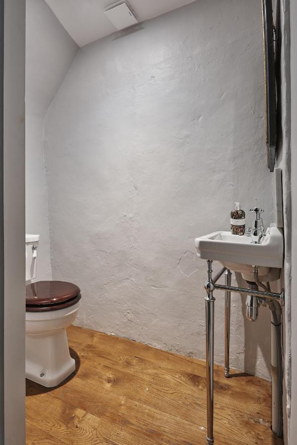 Luxury Cotswolds Cottage Optional Hot Tub, คาสเซิลโคมบ์ ภายนอก รูปภาพ
