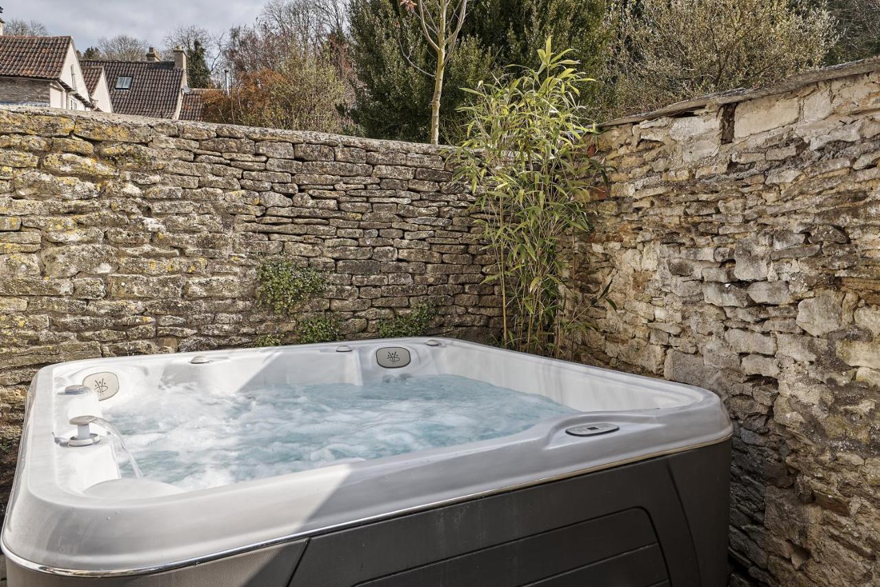 Luxury Cotswolds Cottage Optional Hot Tub, คาสเซิลโคมบ์ ภายนอก รูปภาพ